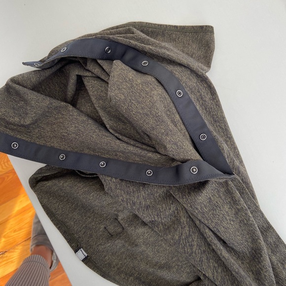 Lululemon Vinyasa Scarf - Picture 5 of 6